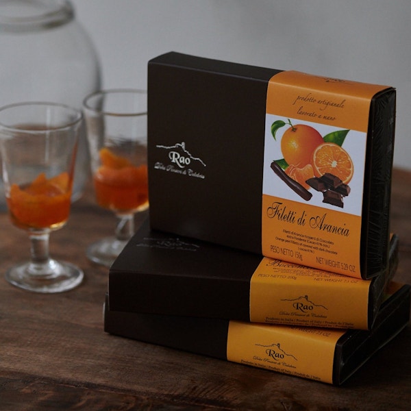 Freight HHG Orange Coated In Dark Chocolate, £12