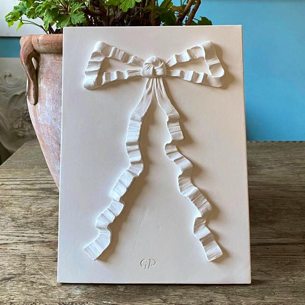 Geoffrey Preston Scultpure & Design Ribbon, £150