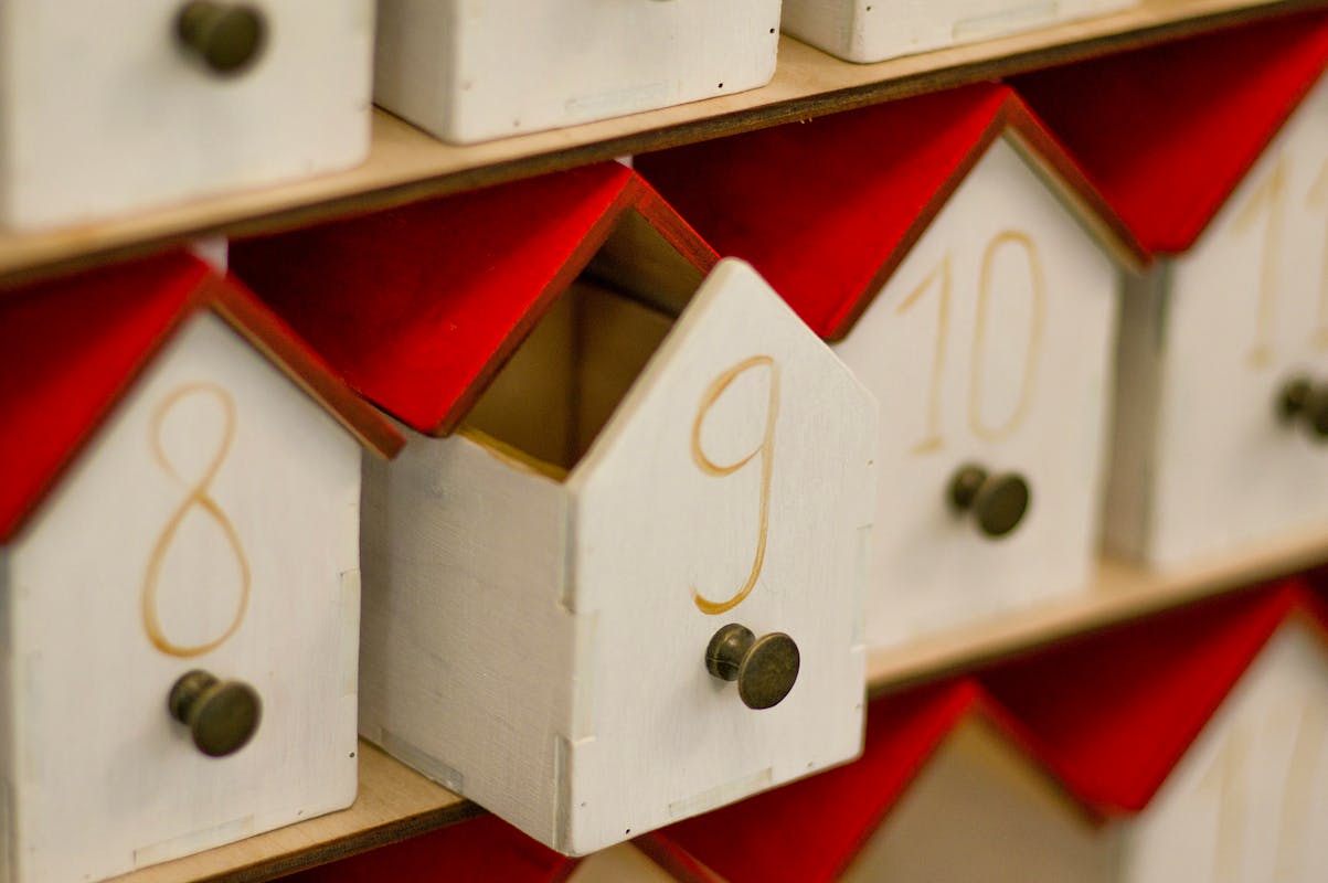 Xmas Alt Ad Cals Elena-mozhvilo-LJ5ZYYZAOWo-unsplash Copy