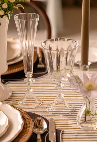 Antonia Scalloped Wine Glass