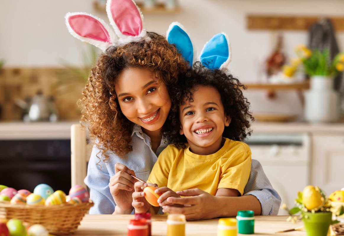 INTRO - Family Holidays - Easter. Owned By 101 Holidays - Free To Use