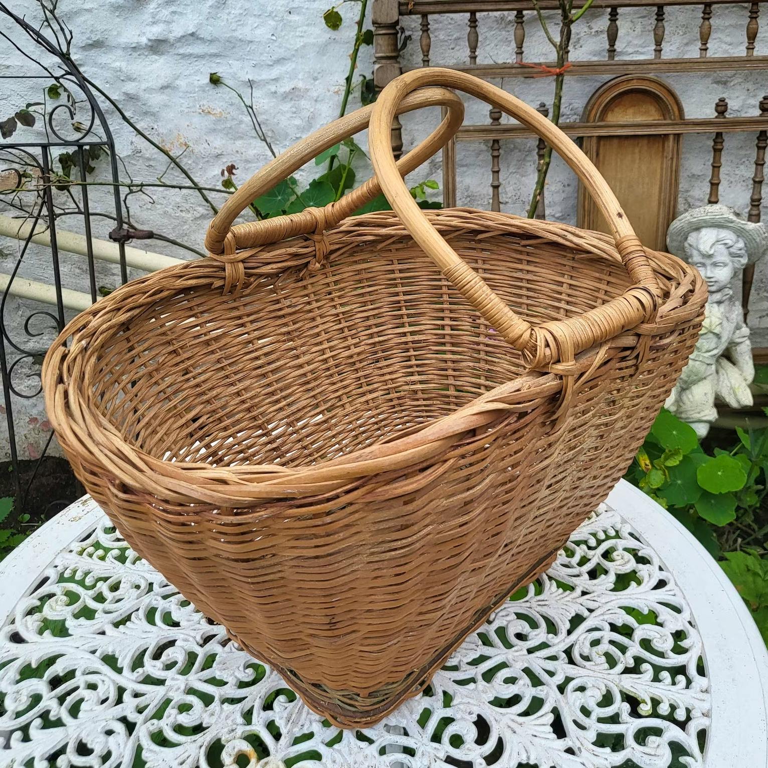 Etsy Large 1950s Vintage Basket, £45