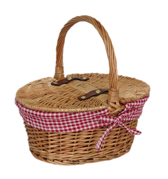 Northern Willow Child's Lined Oval Lidded Hamper, £27