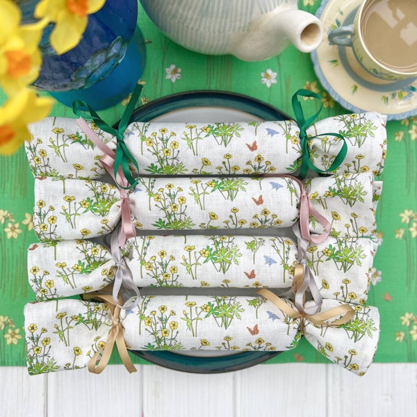 Lottie Lane Designs Easter Spring Flowers Linen Napkin Crackers, £22