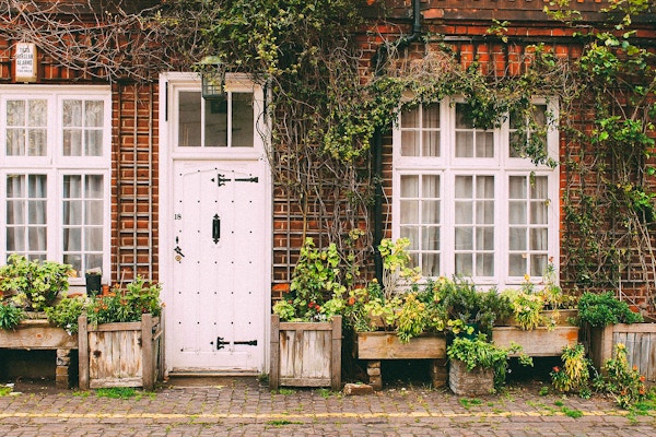 Pros Cons Downsizing Pixabay House-2606818_1280 Copy