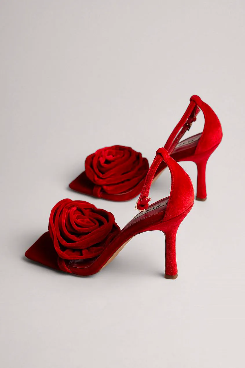 Na-kd Velvet Rose Heels, €59.95