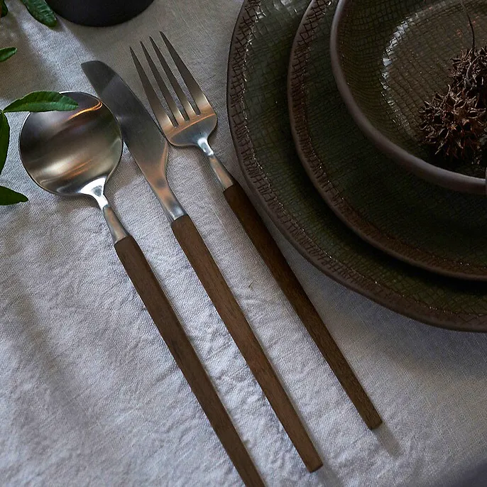 La Redoute Emako Stainless + Maple (16-piece) Stylish and functional at £139.99, now £69.99