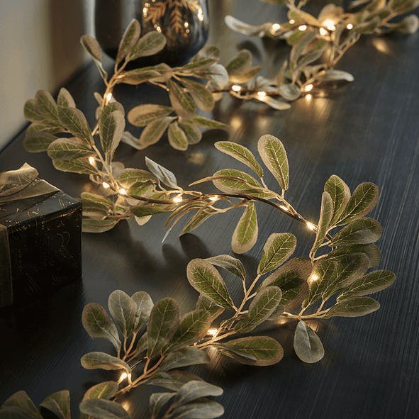 Mistletoe Light Up Garland £25