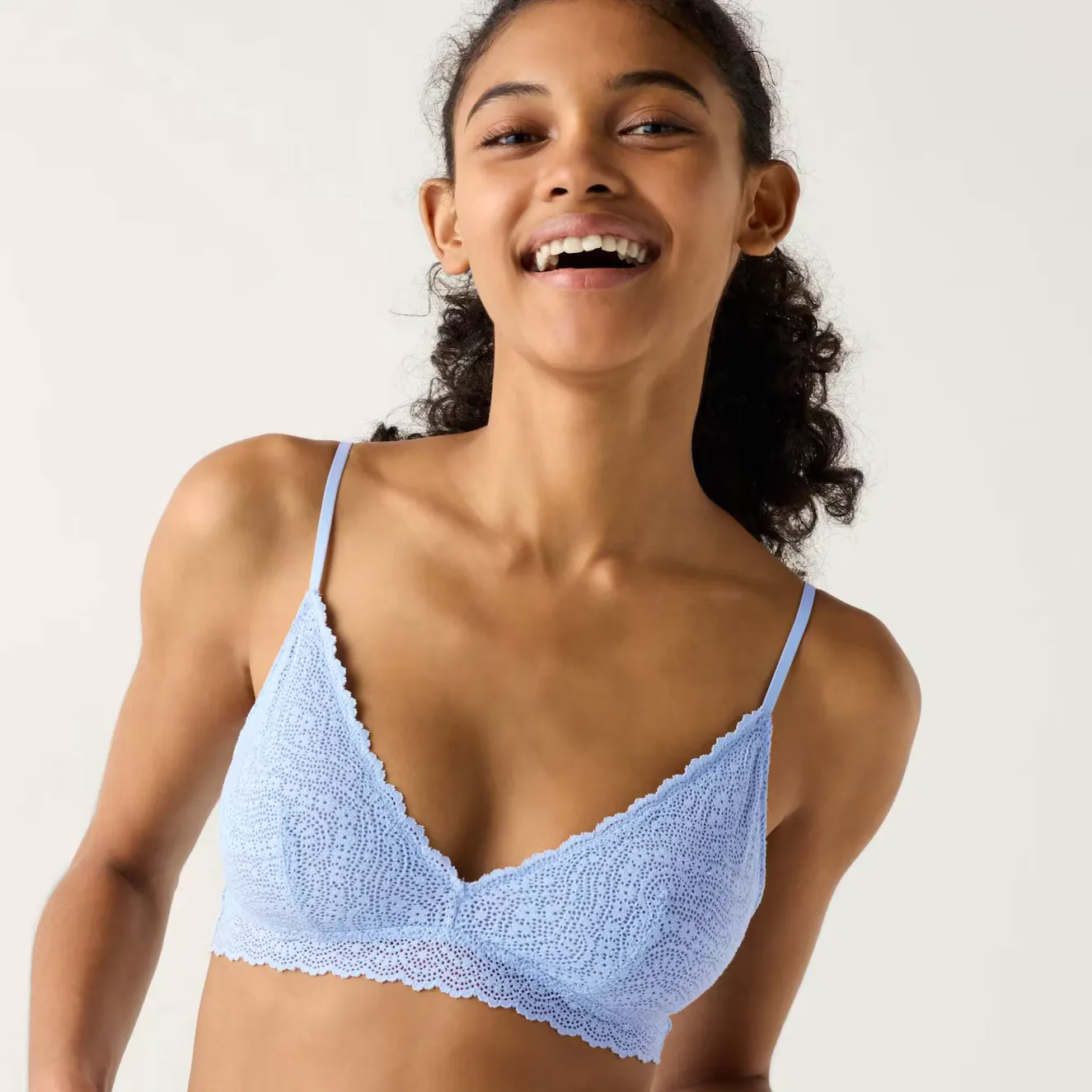 Uniqlo Wireless Lace Stretch Bra, £19.90