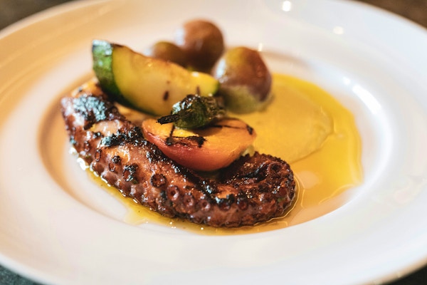 Savour the Flavour: A Guide to Luxury Casino Dining Experiences Around the World Gerard-Richard-Unsplash