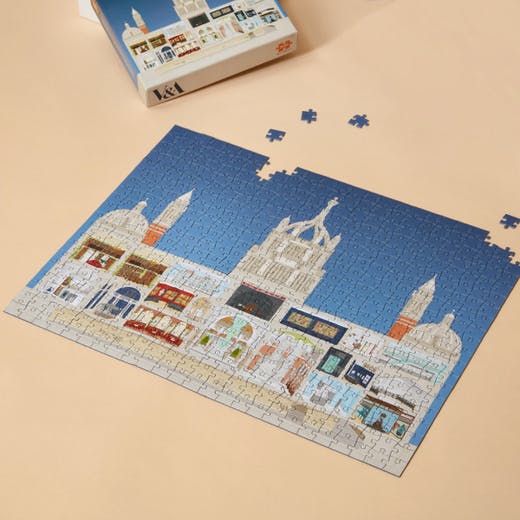 V&A Shop Inside the Museum, 500 pieces, £20