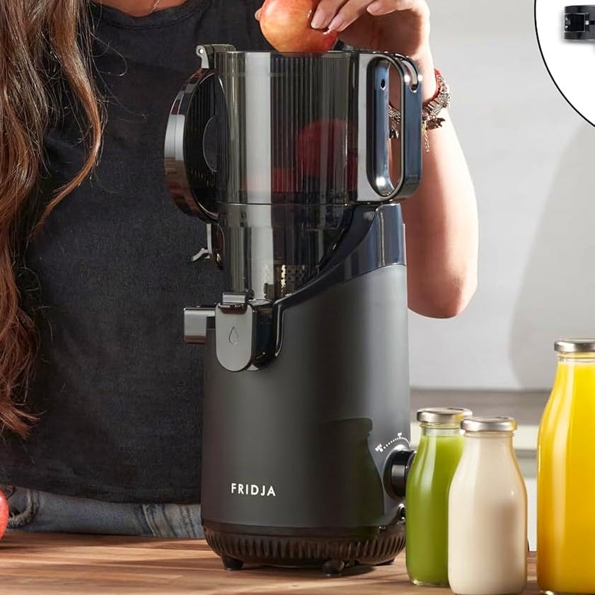 Best For Self-Feeding/Hands-Free Design: Fridja f2500 Juicer £160
