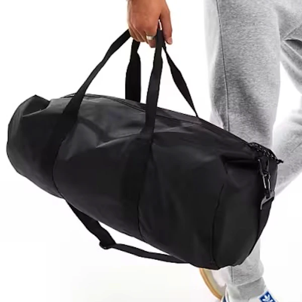 gym bag rains Trail Waterproof Sports Duffel, Shoulder Strap, 6.9 gal Today Rains is a Lifestyle brand that also offers an exciting range of contemporary bags and backpacks that combine the functionality with a fashion declaration Rains Waterproof Gym Bag
