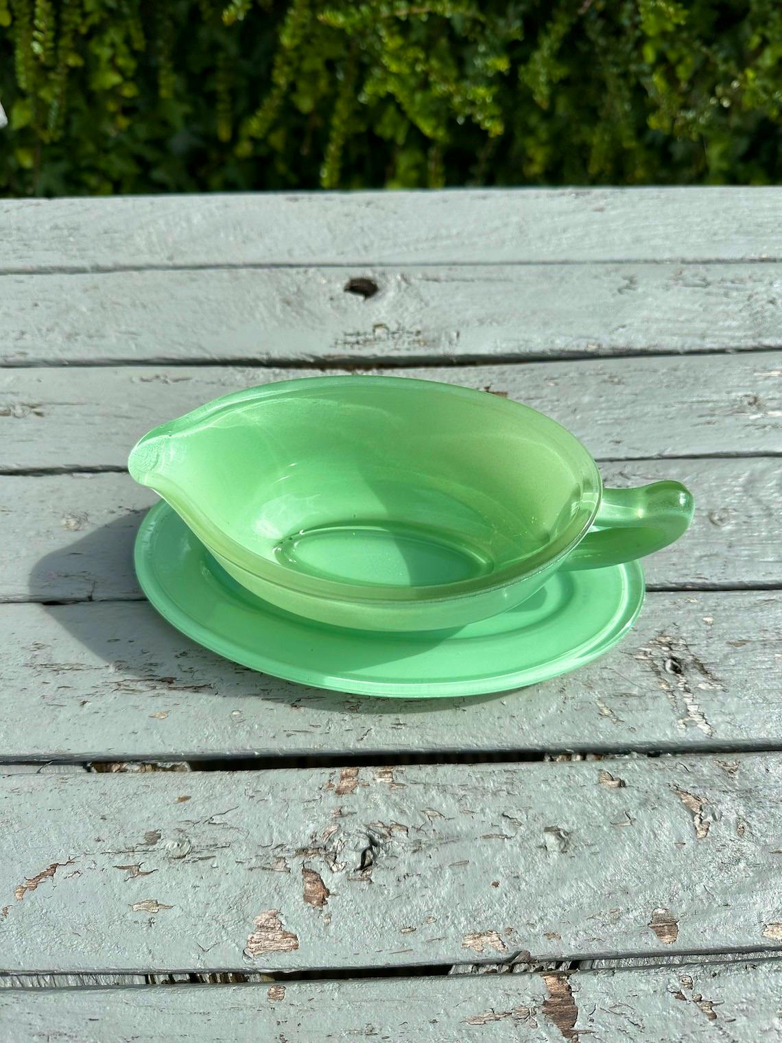 Etsy Vintage Pyrex Glass Gravy Boat, £15