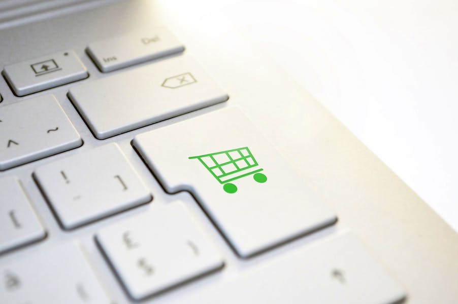 Smart Ways to Maximise Online Deals: From Subscriptions to Entertainment Perks