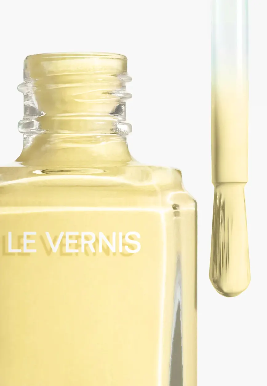 Chanel Le Vernis, £30