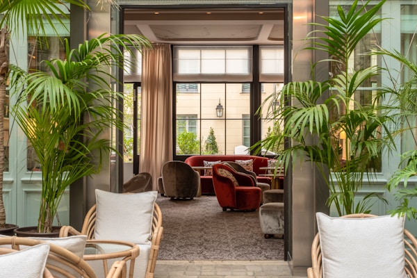 LUMIERES Lobby