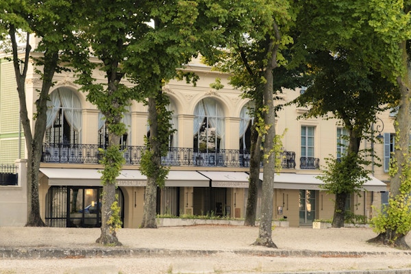 LUMIERES Exterior