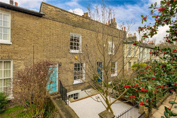 Melbourne Place, Two-Bed Terrace