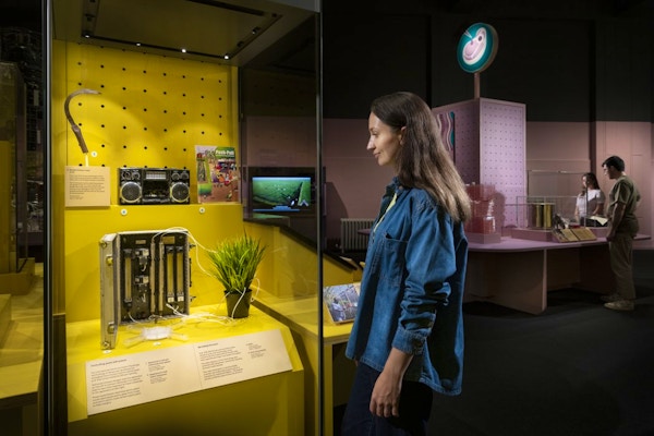 Visitor Looking At A Display About Controlling Pests With Plants In Future Of Food At The Science Museum (c) Science Museum Grou