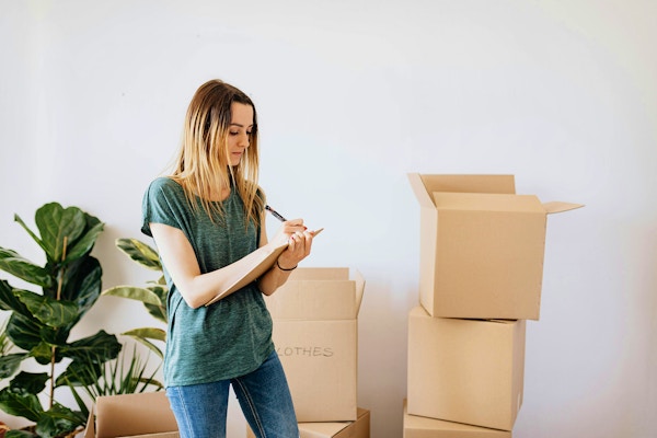Buying A Property Chain Free Pexels-karolina-grabowska-4506226 Copy