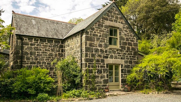 Aspects Holidays Autumn Breaks Trewhella Cottage Lizard