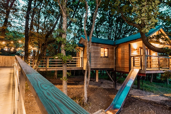 Unique Hideaways Ty-coedwig-treehouse