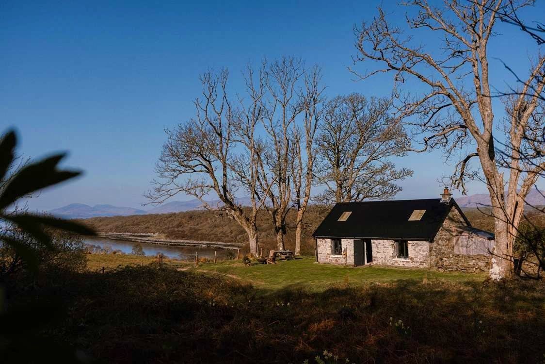 Unique Hideaways Dog Friendly Na Mara Bothy Oban