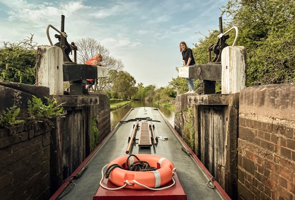 Best Digital Detox Holidays For Families Black Prince Canal Boating