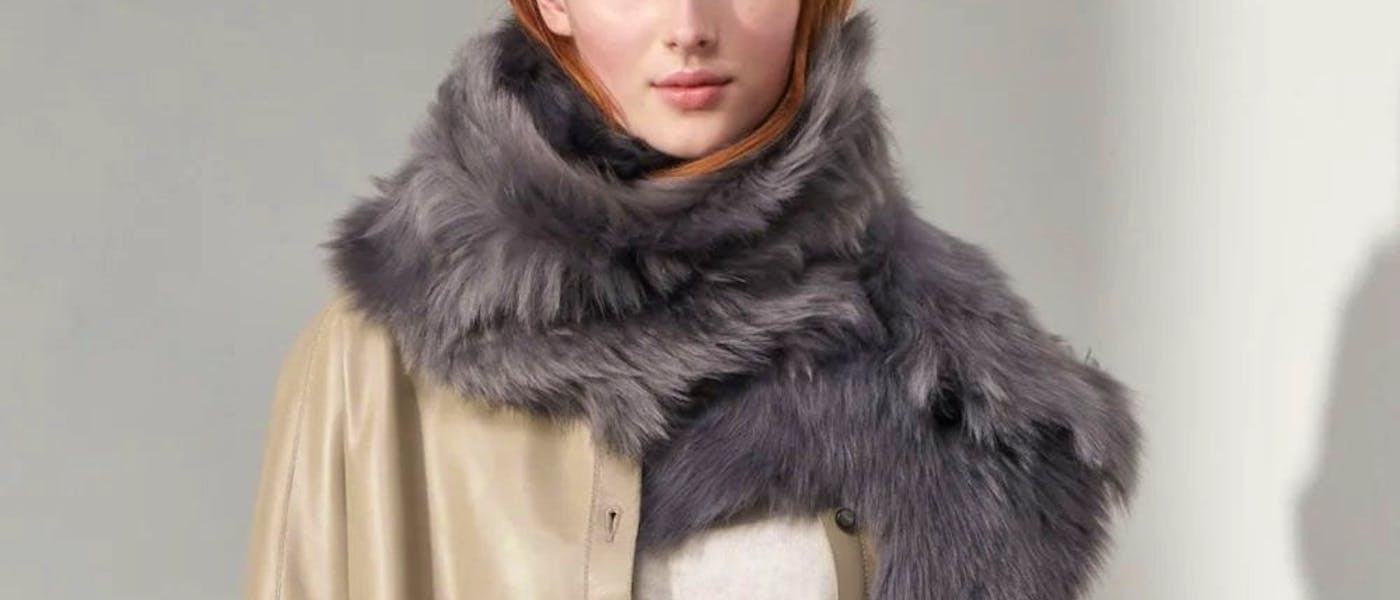 Toscana Shearling Natural Edge Button Scarf Cavier