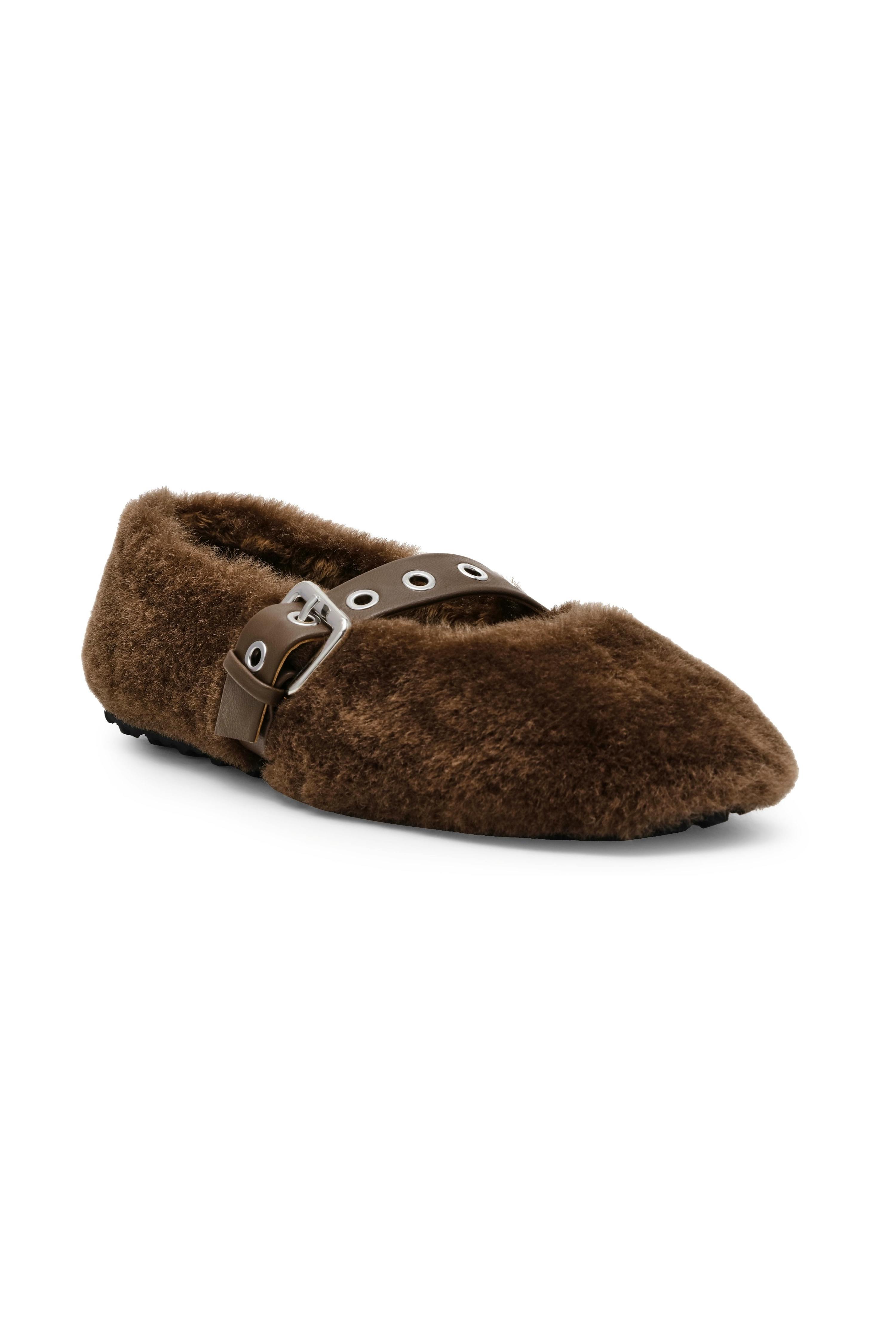 Steve Madden Toasty Flat Shoe Brown, £130