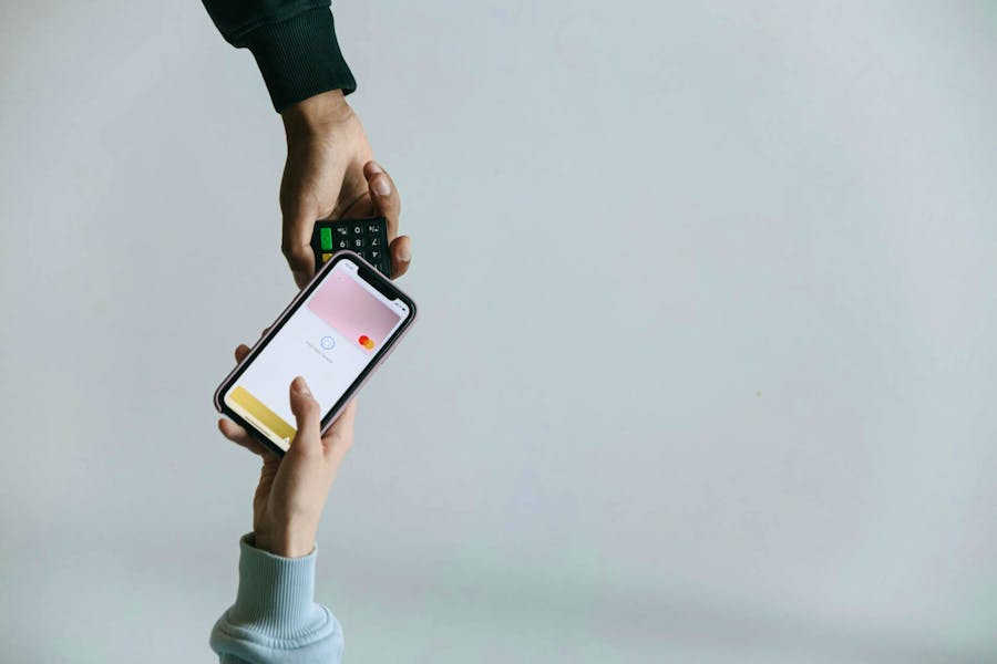 Contactless Card Payments Pexels-ivan-samkov-7621140