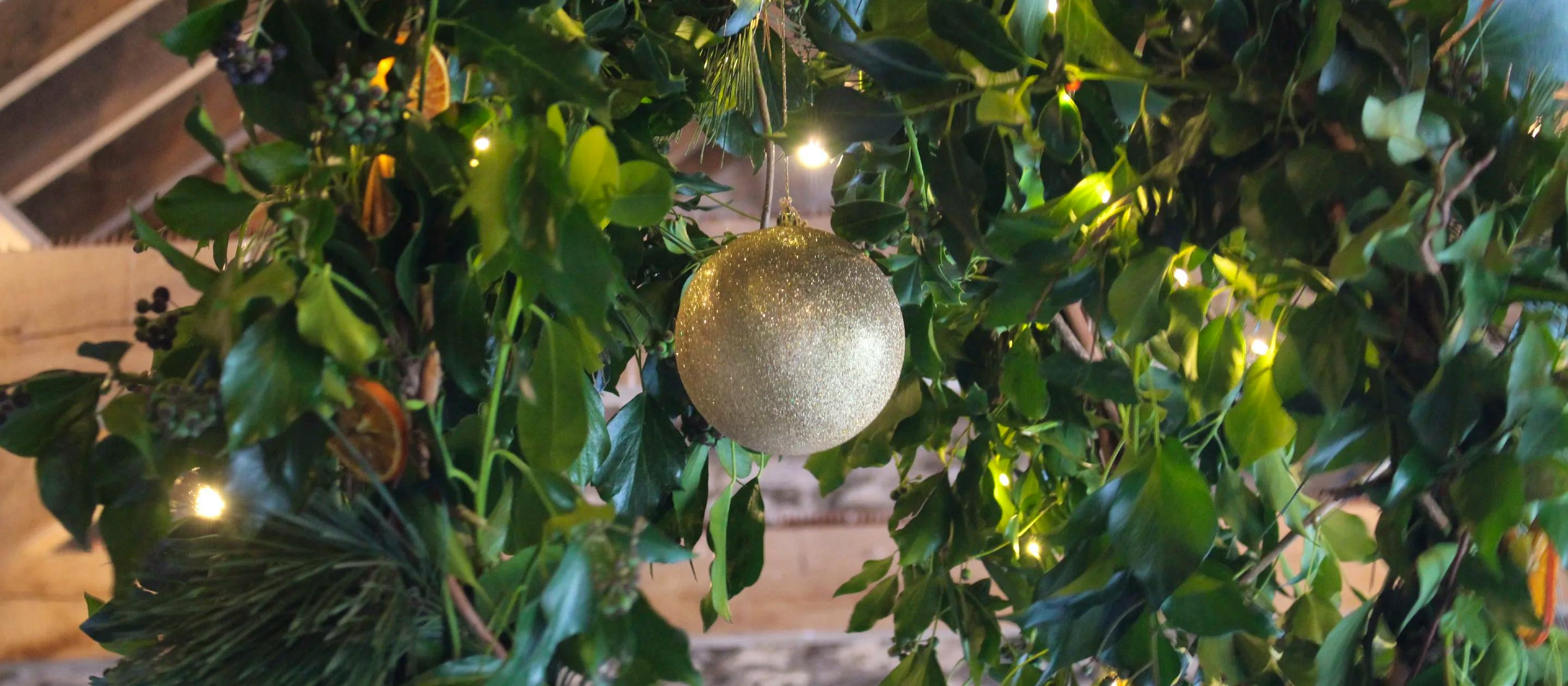 Festive-wreath-at-pentire