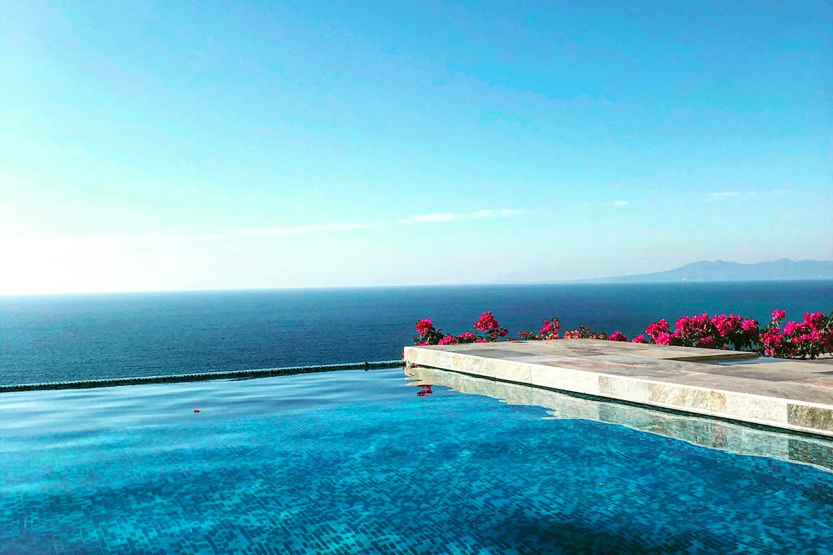 101 Honeymoons With Private Pools Blogging-guide-9l0DutXTo5o-unsplash