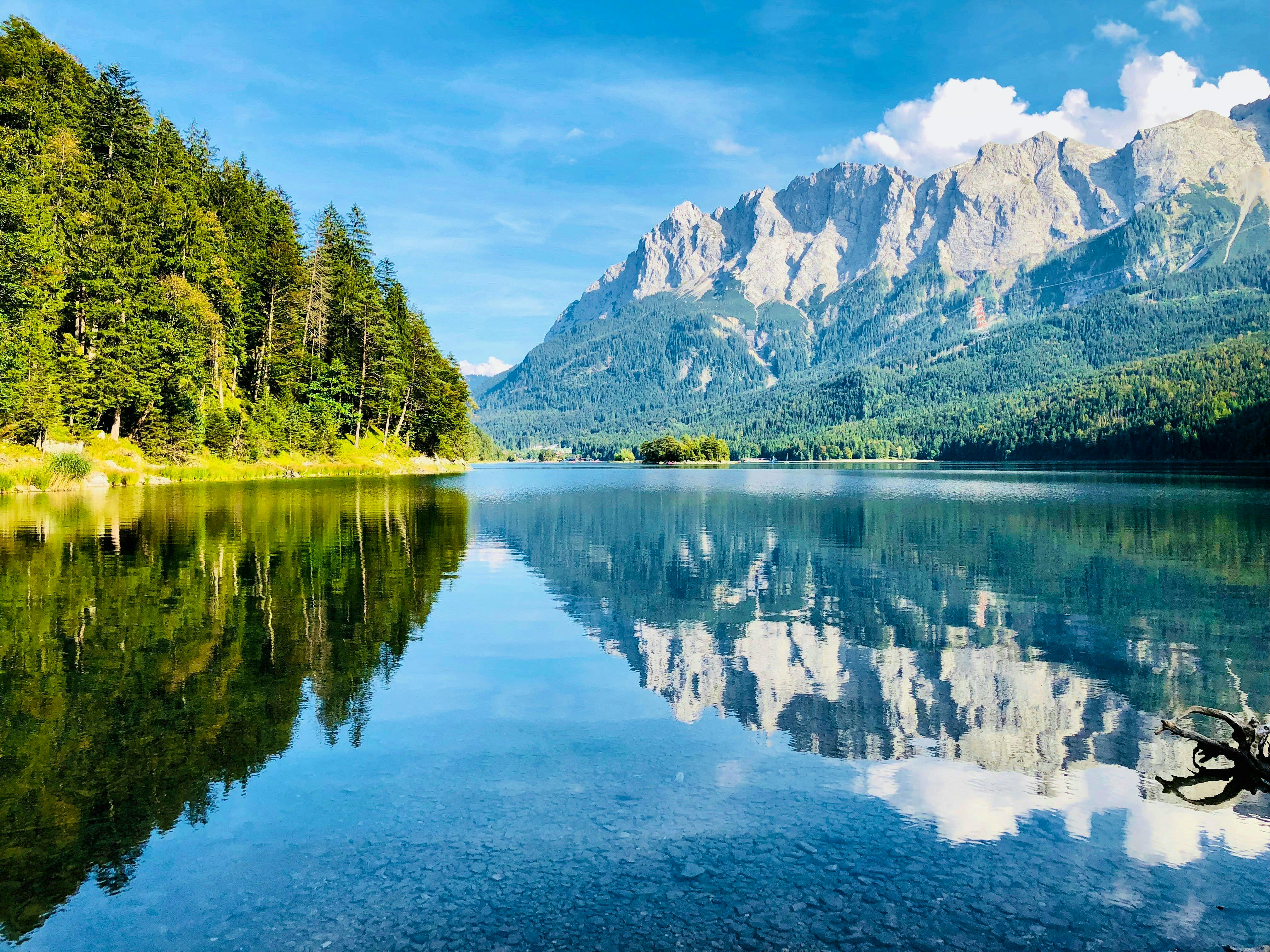 BAVARIA Matthias-schroder-64aCN1BEV-M-unsplash