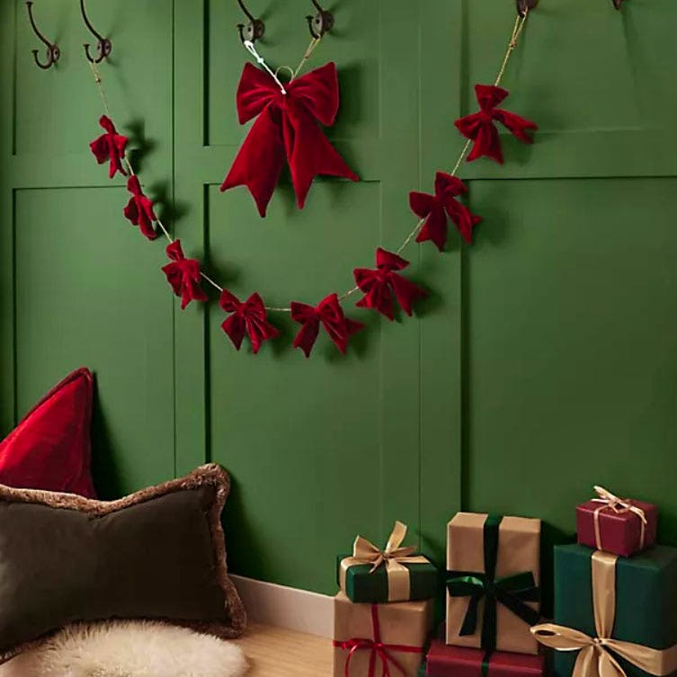 Lakeland Velvet Bow Garland – Red, £19.99, Now £14.99