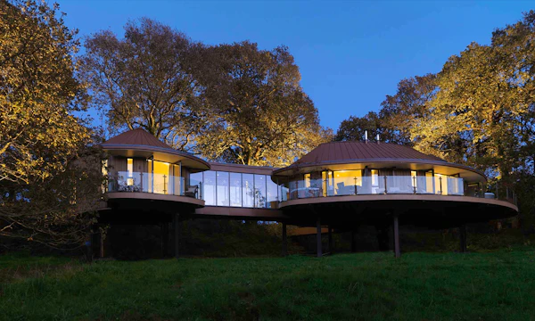 Romantic Hotels Chewton Glen Hotel Treehouse