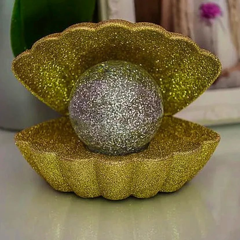 Bumbletree Sea Shell Colour Changing Mood Lamp, £19.99