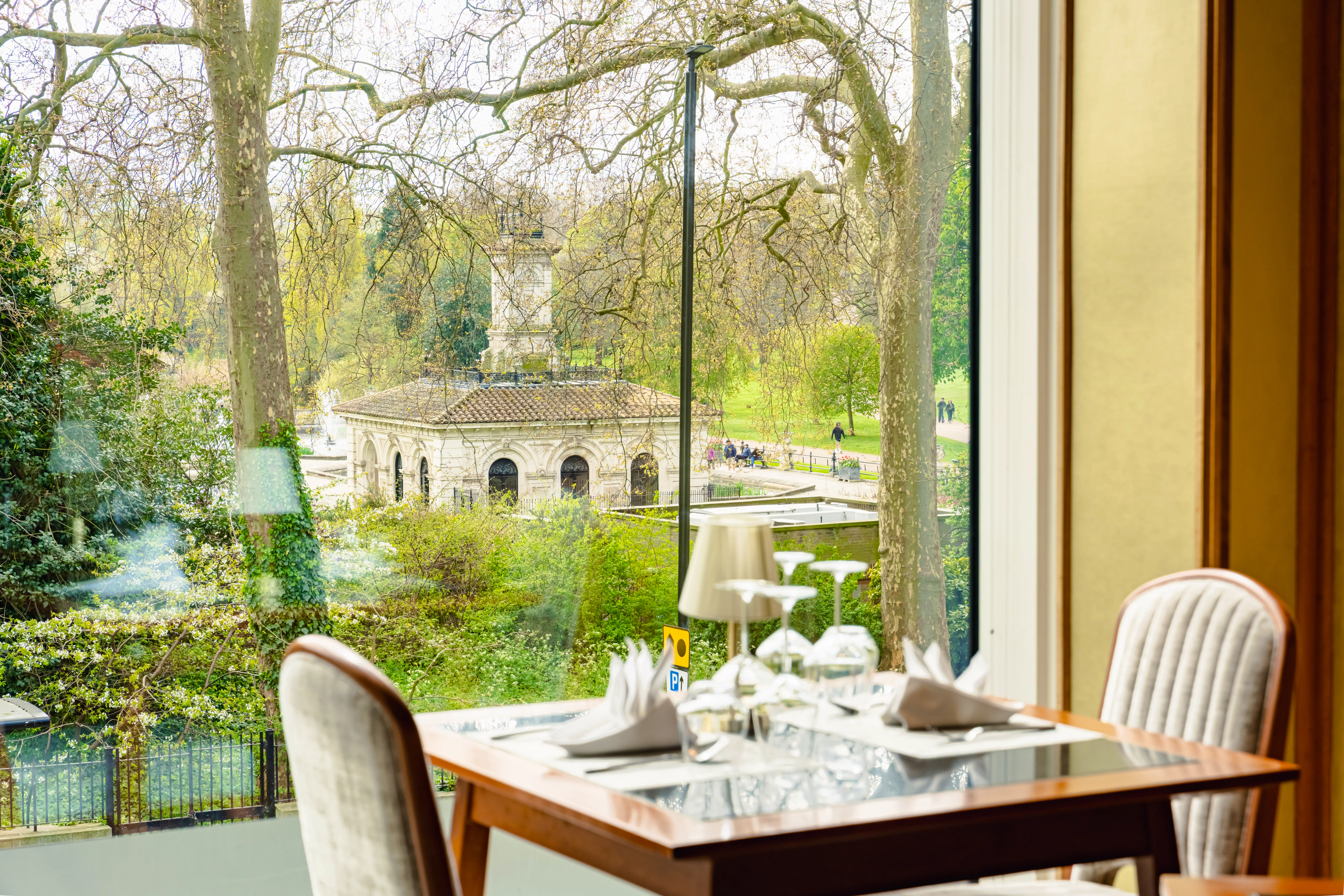 Nipa Thai, Royal Lancaster Hotel