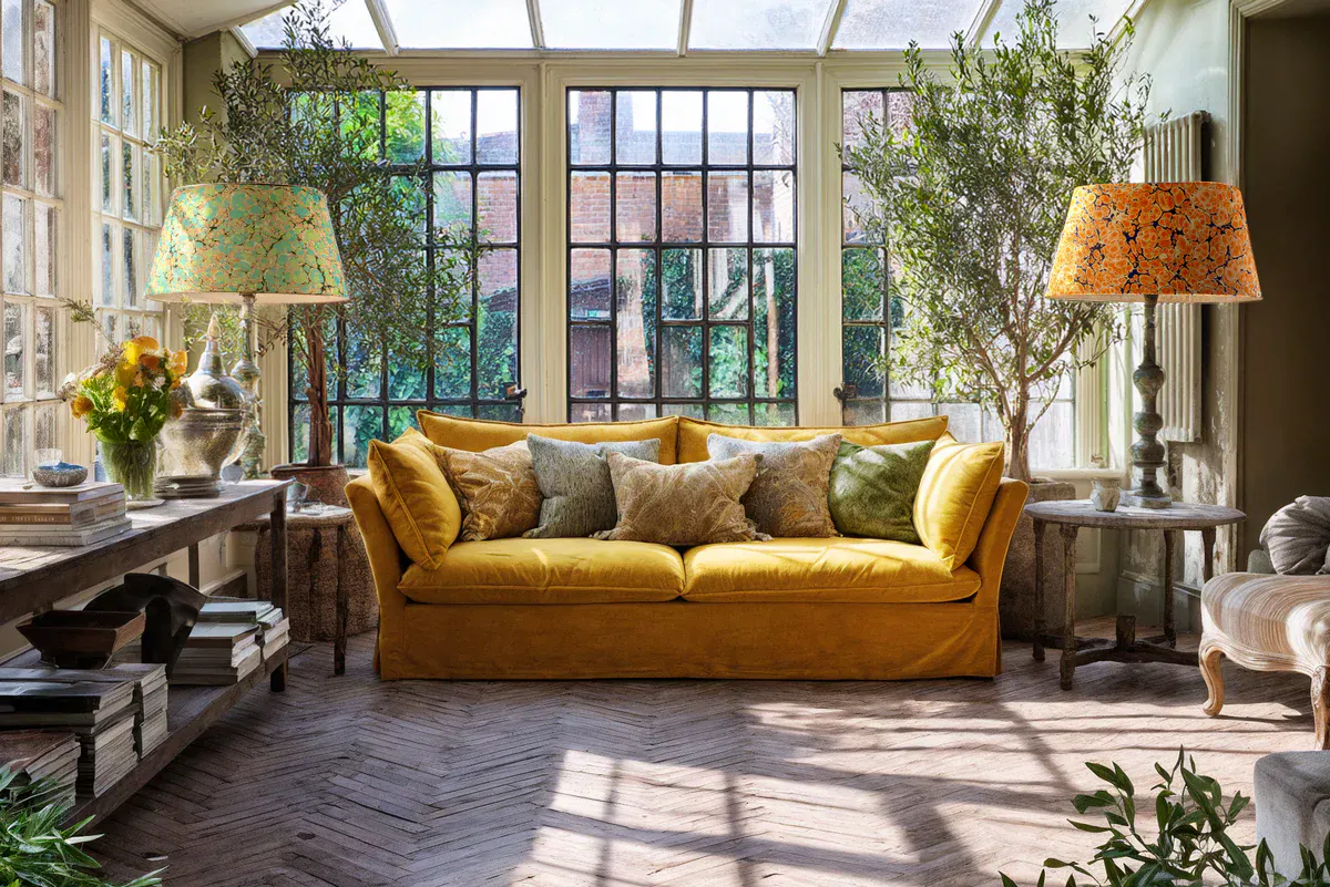 HERO IMAGE Lifestyle_Vesper_Lolas_Yellow_HERO_FINAL