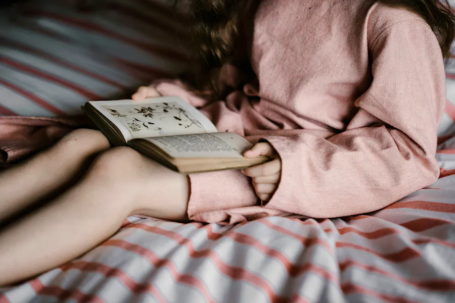 Reading Volunteering Annie-spratt-jNkvZ8hx8QQ-unsplash Copy
