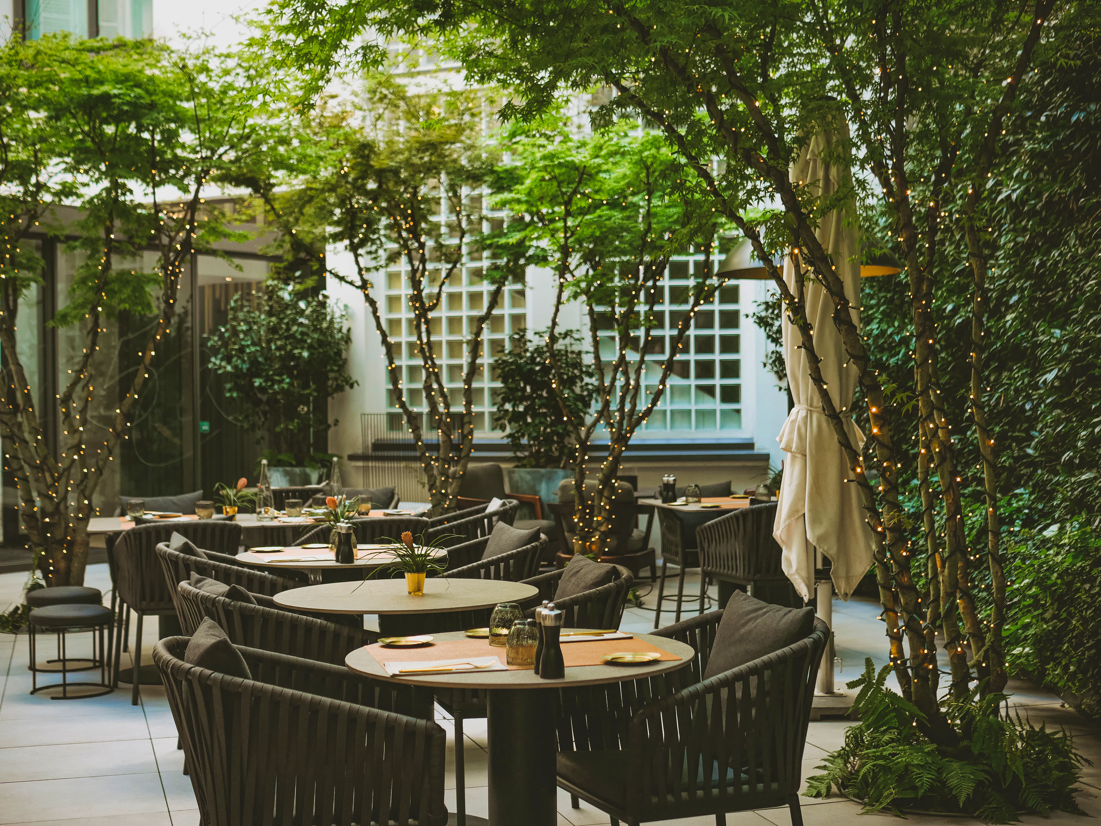 FOOD & DRINK Patio
