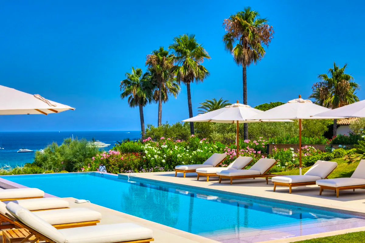 Luxury -travel Book -Villa-Cote-dAzur-France-Villa-Pampelonne-4