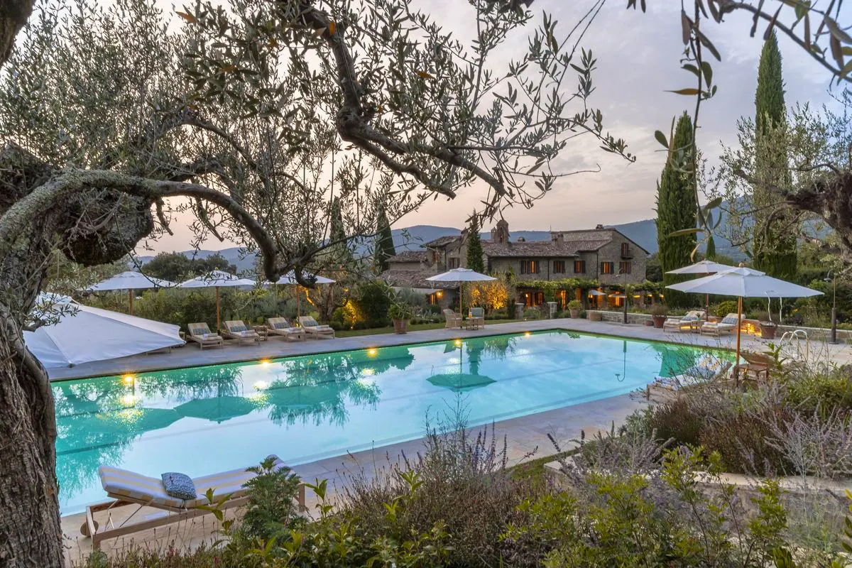 Luxury-travel Book Villa-Umbria-Italy-Convento