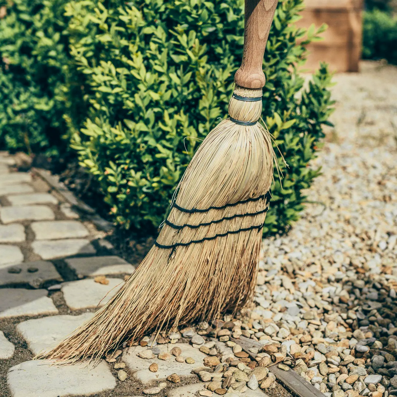 The Oxford Brush Company Rice Straw Hand Brush with Wooden Handle, £14.95