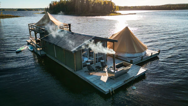 FLOATING SAFARI