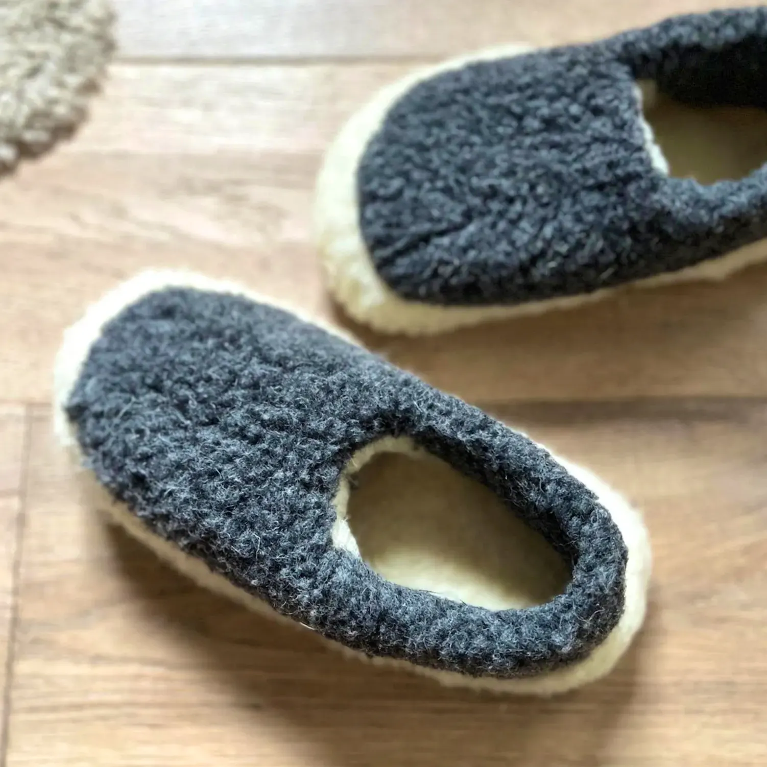 Etsy Sherpa Wool Fleece Slippers - Graphite/Cream, £33.90