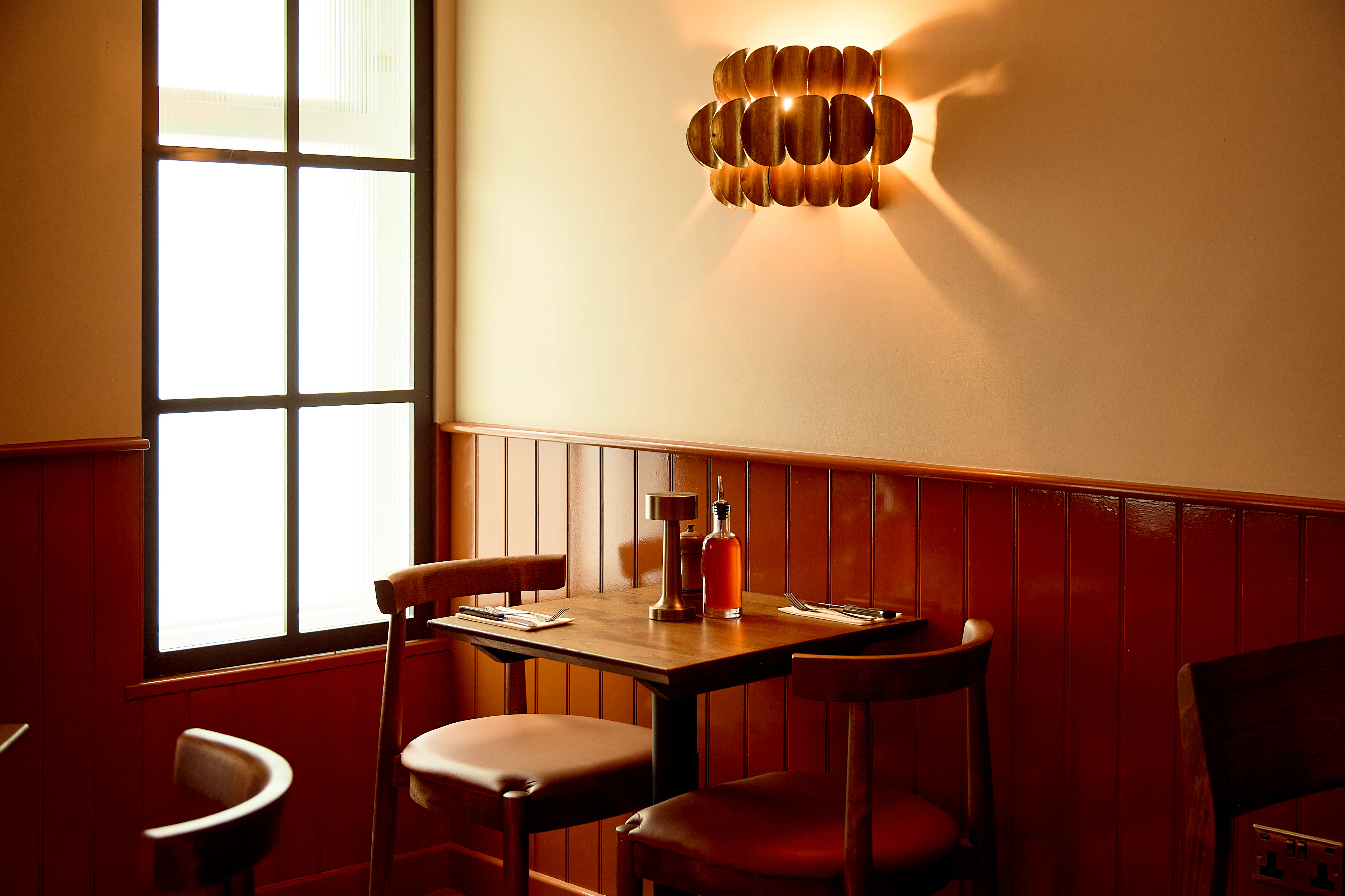 CRUST BROS interior