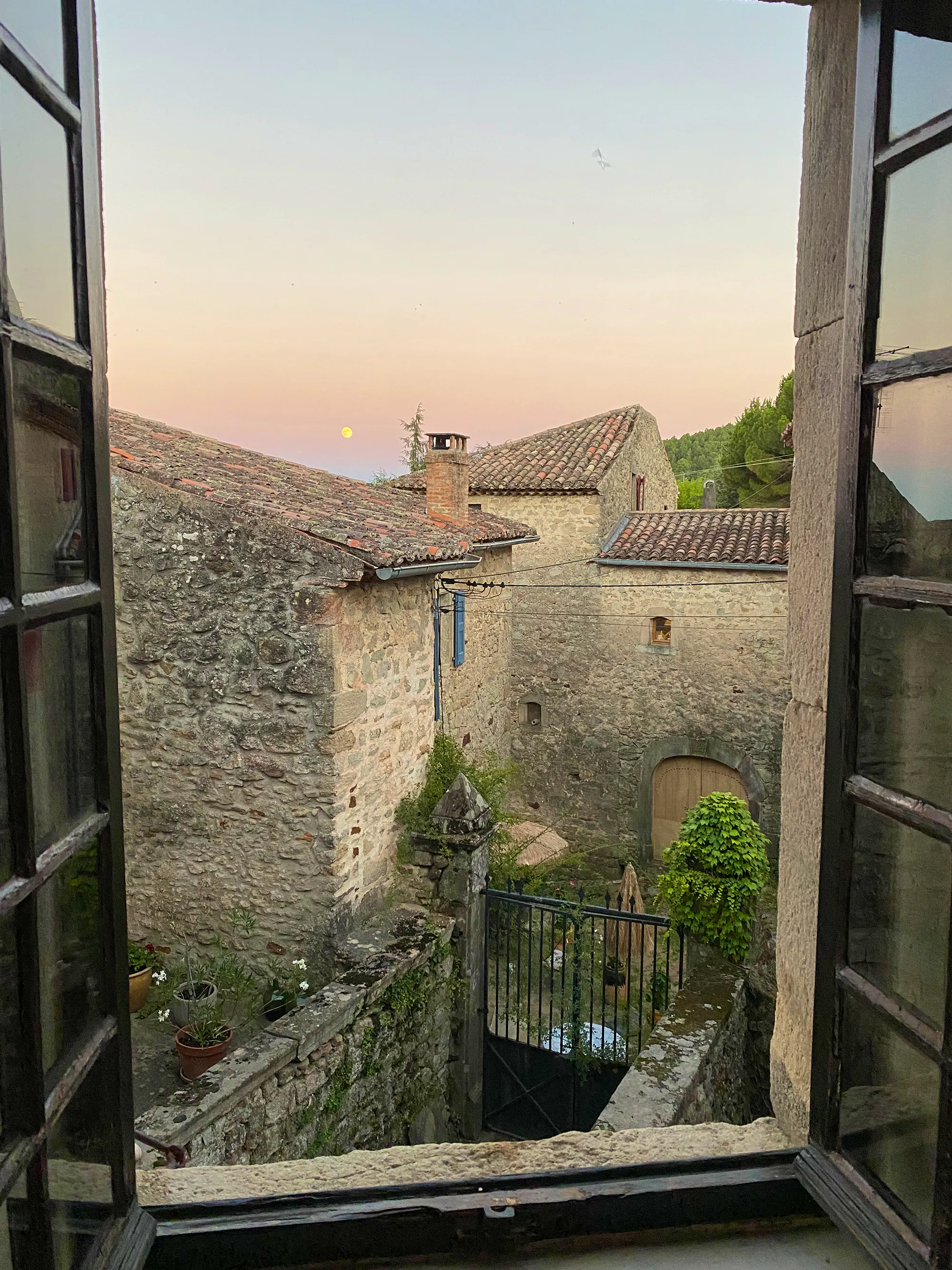 Le Mazel Near Banne View