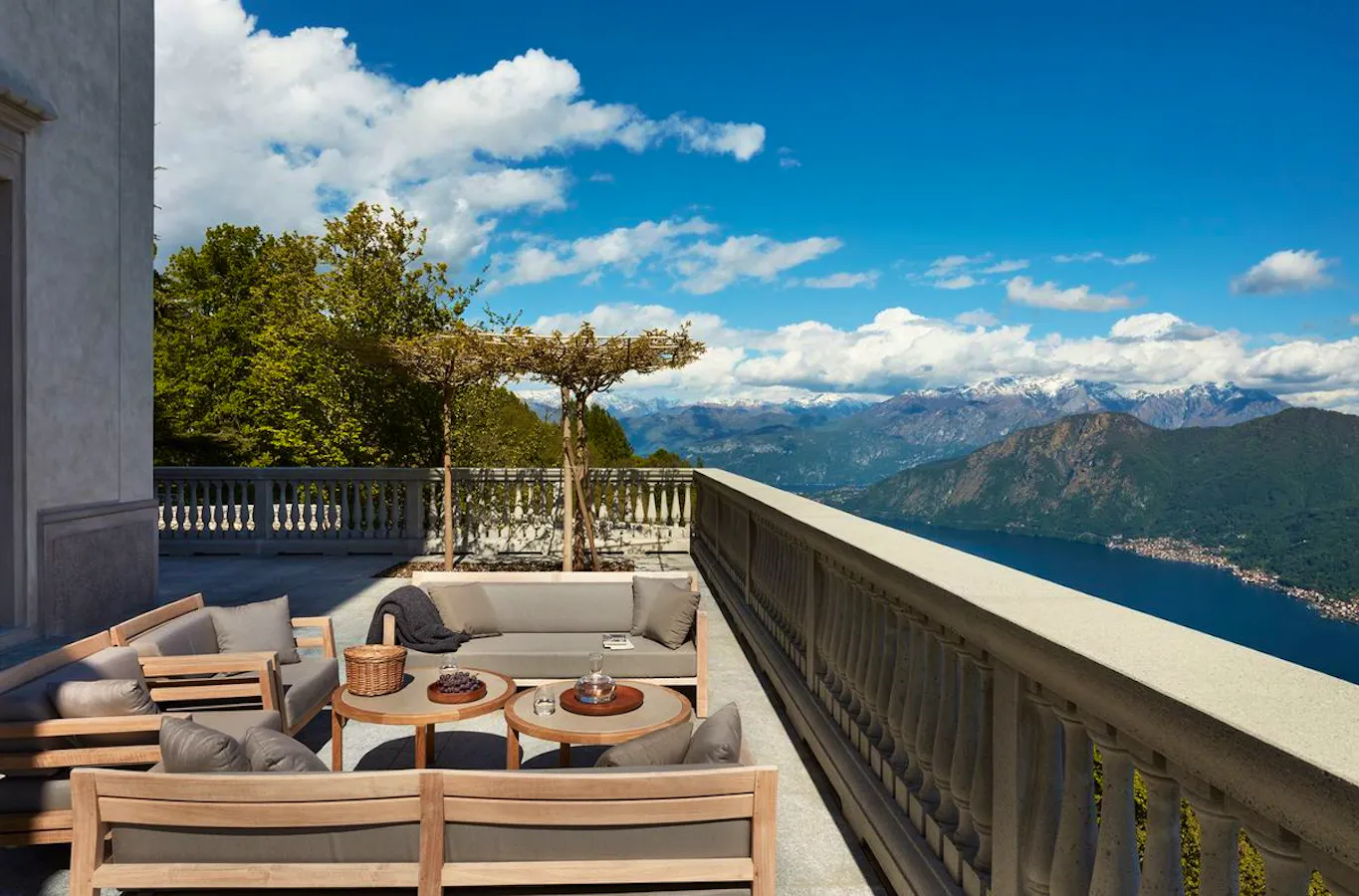 Outdoor Veranda, Lux Travel Book Lake Como Views